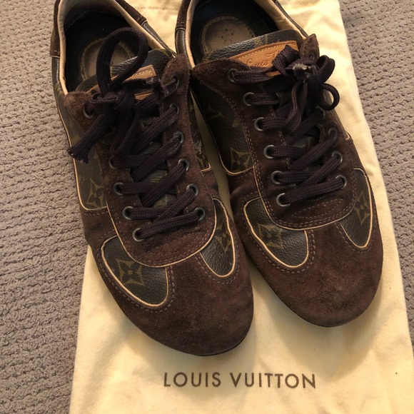 Louis Vuitton Sneakers - Picture 7 of 15